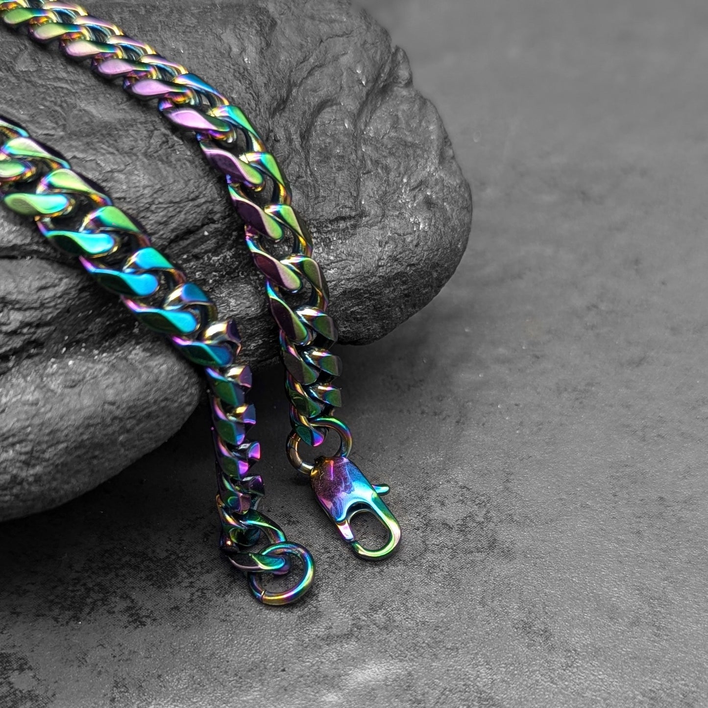 Iridescent Diamond Curb